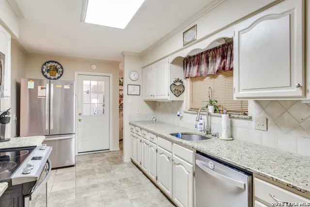 510 FAIRWAY DR Kerrville, TX 78028