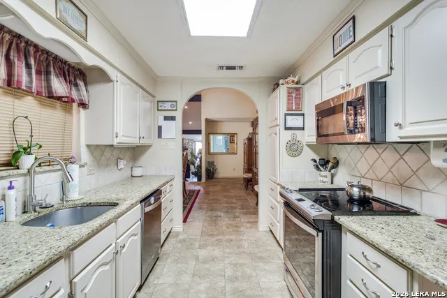 510 FAIRWAY DR Kerrville, TX 78028