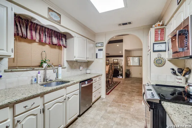 510 FAIRWAY DR Kerrville, TX 78028