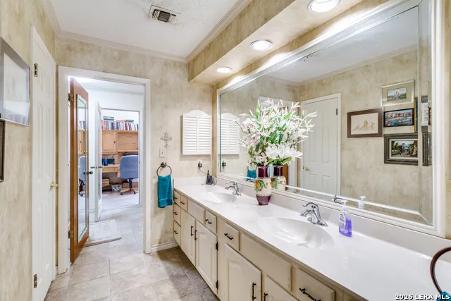 510 FAIRWAY DR Kerrville, TX 78028