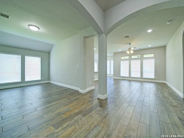 6575 Mason Valley Schertz, TX 78108