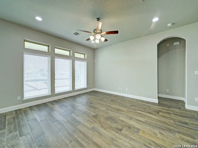 6575 Mason Valley Schertz, TX 78108