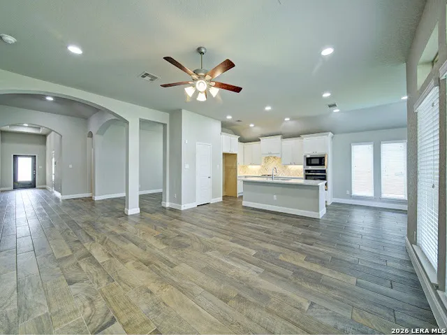 6575 Mason Valley Schertz, TX 78108