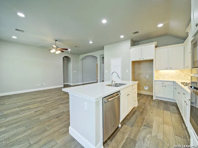 6575 Mason Valley Schertz, TX 78108