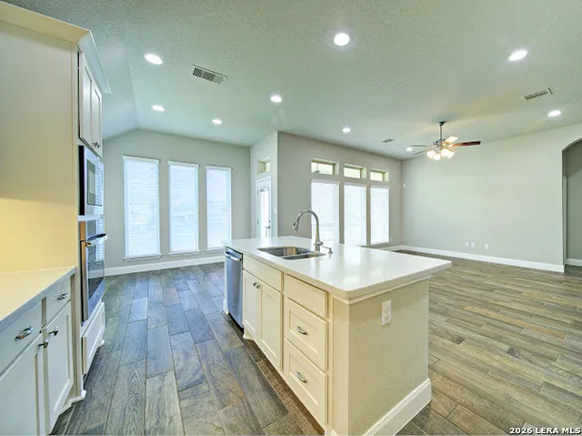 6575 Mason Valley Schertz, TX 78108