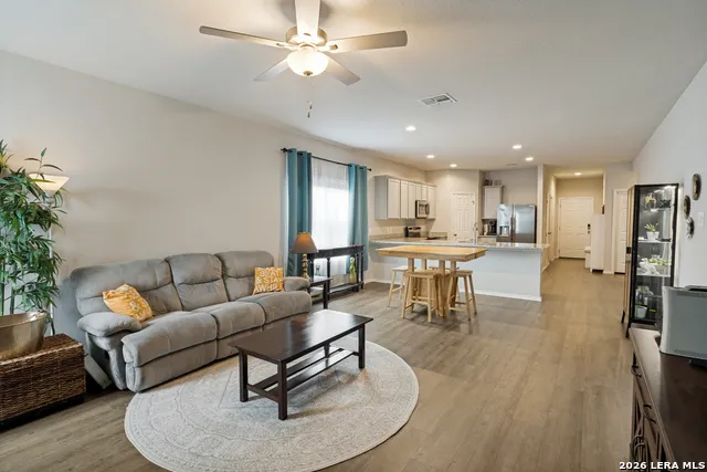 13011 HEATHERS SUN St Hedwig, TX 78152