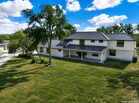 306 ROLLING OAKS LN