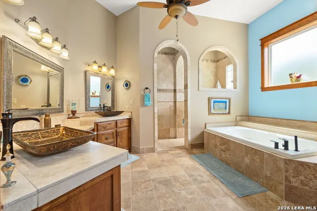 315 HACIENDA PL Dripping Springs, TX 78620