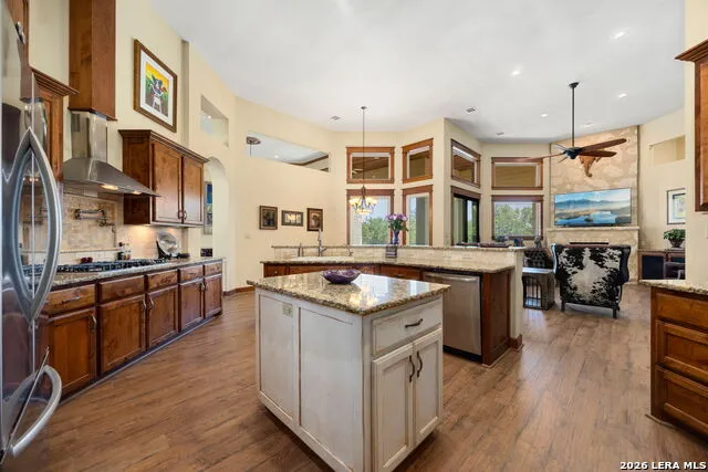 315 HACIENDA PL Dripping Springs, TX 78620