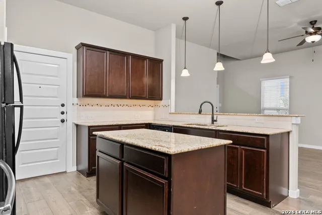 2213-2215 AVERY VILLAGE New Braunfels, TX 78130