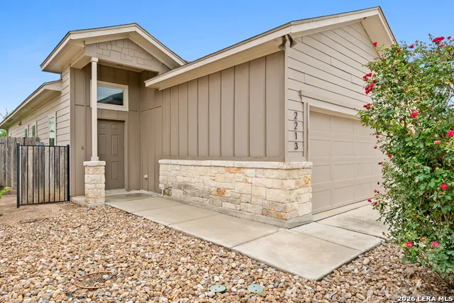 2213-2215 AVERY VILLAGE New Braunfels, TX 78130