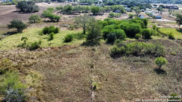 116 Tecolote Ln Floresville, TX 78114