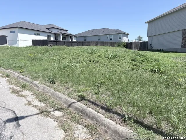8251 Comanche Pass Converse, TX 78109