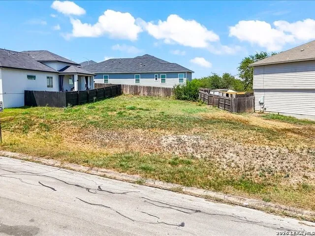 8251 Comanche Pass Converse, TX 78109