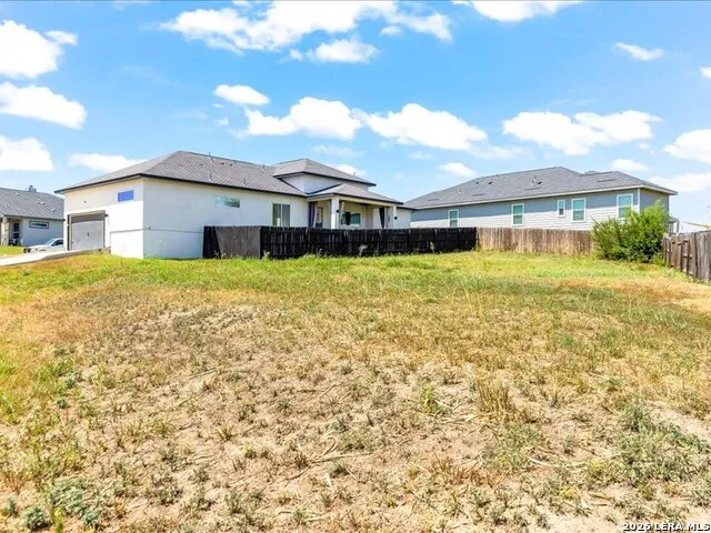 8251 Comanche Pass Converse, TX 78109