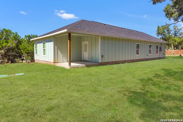 1416 SKYLINE HLS Canyon Lake, TX 78133