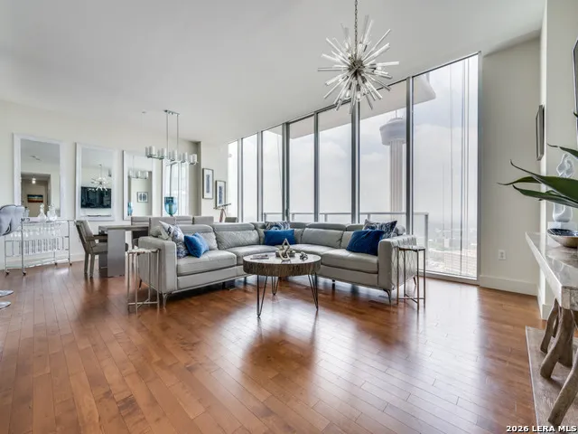 610 E Market St Unit 2711 San Antonio, TX 78205