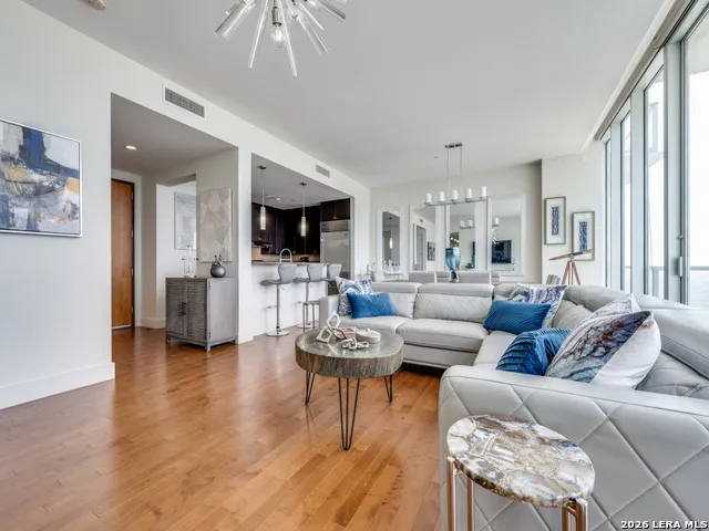 610 E Market St Unit 2711 San Antonio, TX 78205
