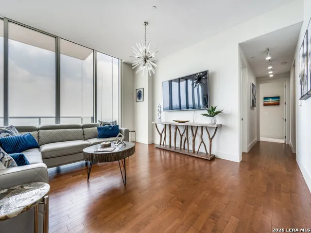 610 E Market St Unit 2711 San Antonio, TX 78205