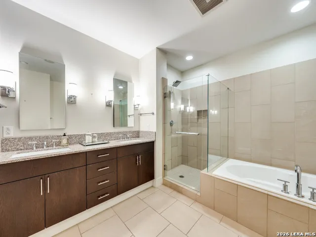 610 E Market St Unit 2711 San Antonio, TX 78205