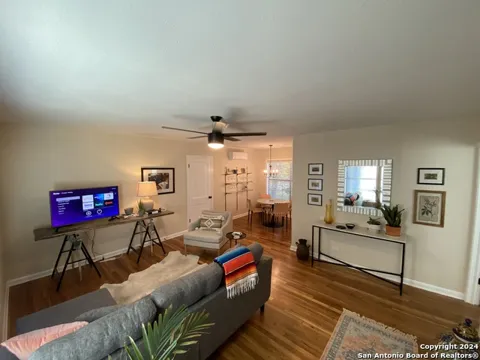 433 W HOLLYWOOD AVE Unit 2