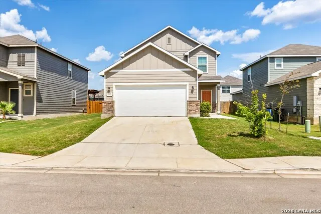 2521 Ayers Dr Seguin, TX 78155