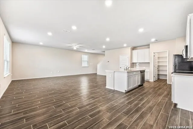 2521 Ayers Dr Seguin, TX 78155