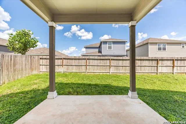 2521 Ayers Dr Seguin, TX 78155