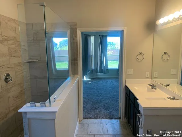 6814 Hibiscus Fls San Antonio, TX 78218