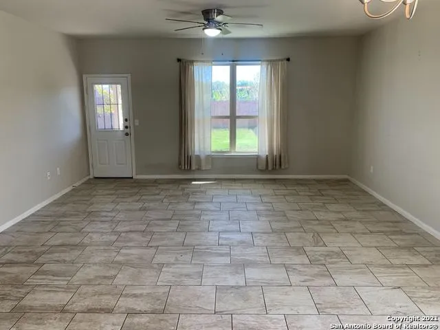 6814 Hibiscus Fls San Antonio, TX 78218