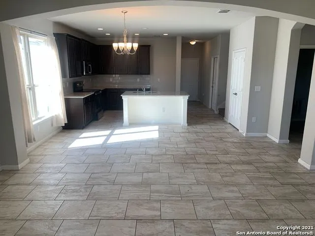 6814 Hibiscus Fls San Antonio, TX 78218