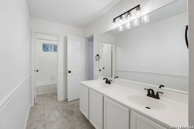 119 Baythorne Universal City, TX 78148