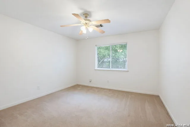 119 Baythorne Universal City, TX 78148