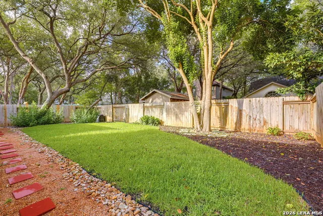 119 Baythorne Universal City, TX 78148