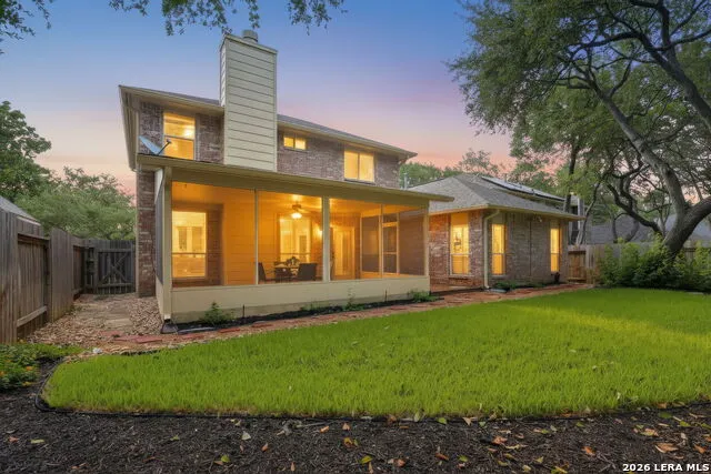 119 Baythorne Universal City, TX 78148