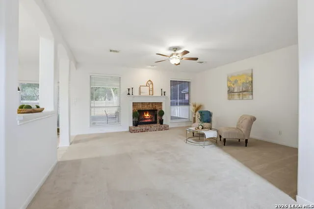 119 Baythorne Universal City, TX 78148