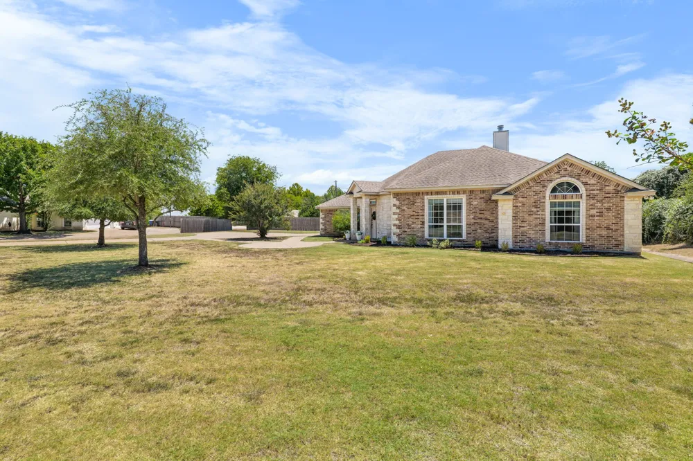 600 Shoal Ridge Lorena, TX 76655