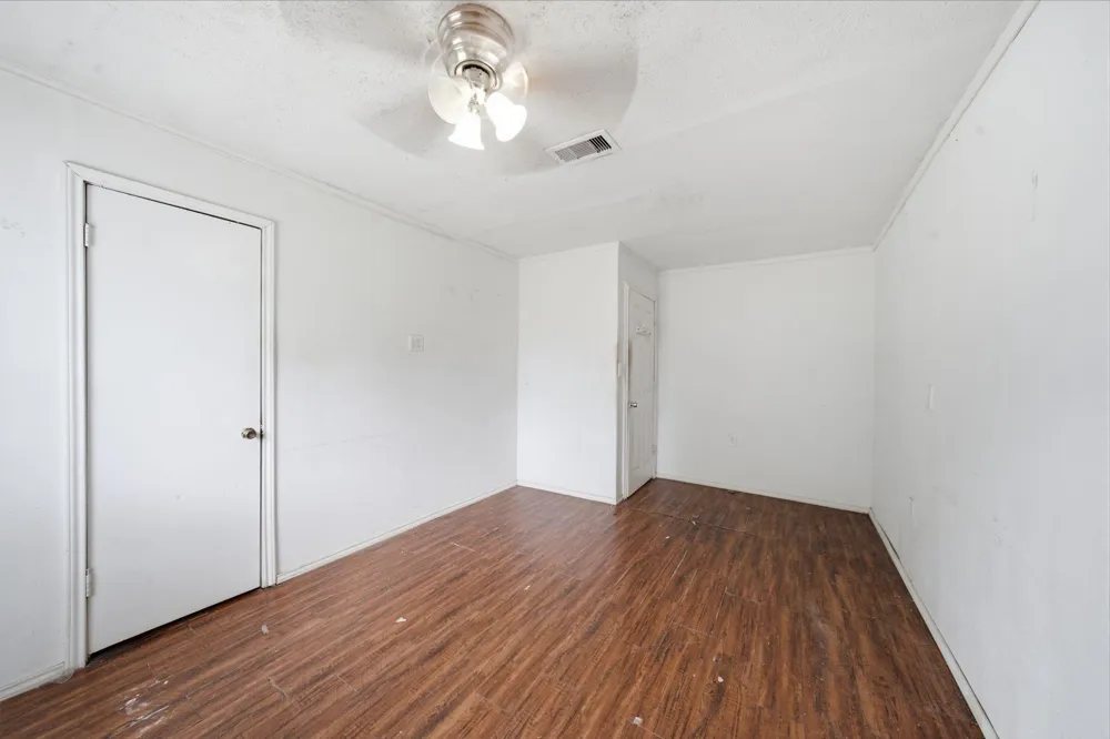 707 Washington Street South Houston, TX 77587