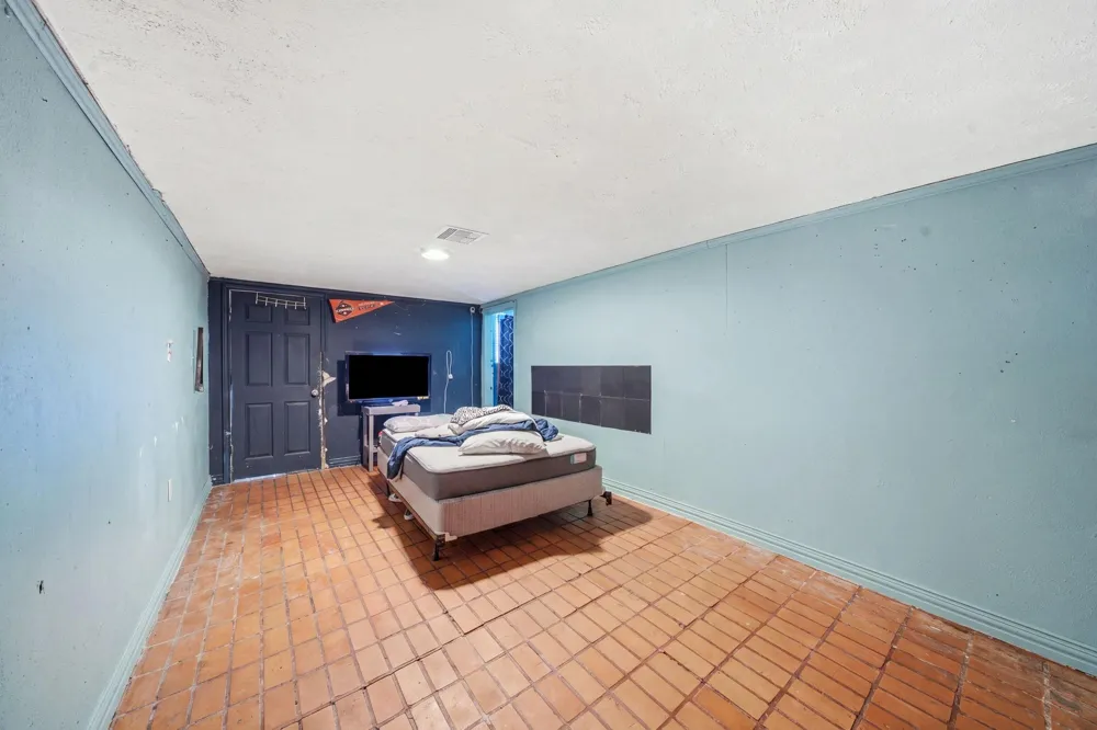 707 Washington Street South Houston, TX 77587