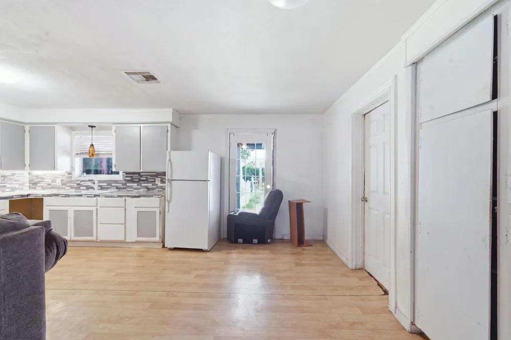 707 Washington Street South Houston, TX 77587