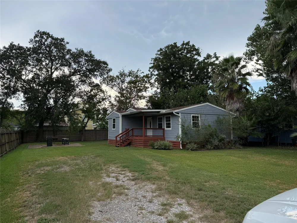 4308 6th Street Bacliff, TX 77518