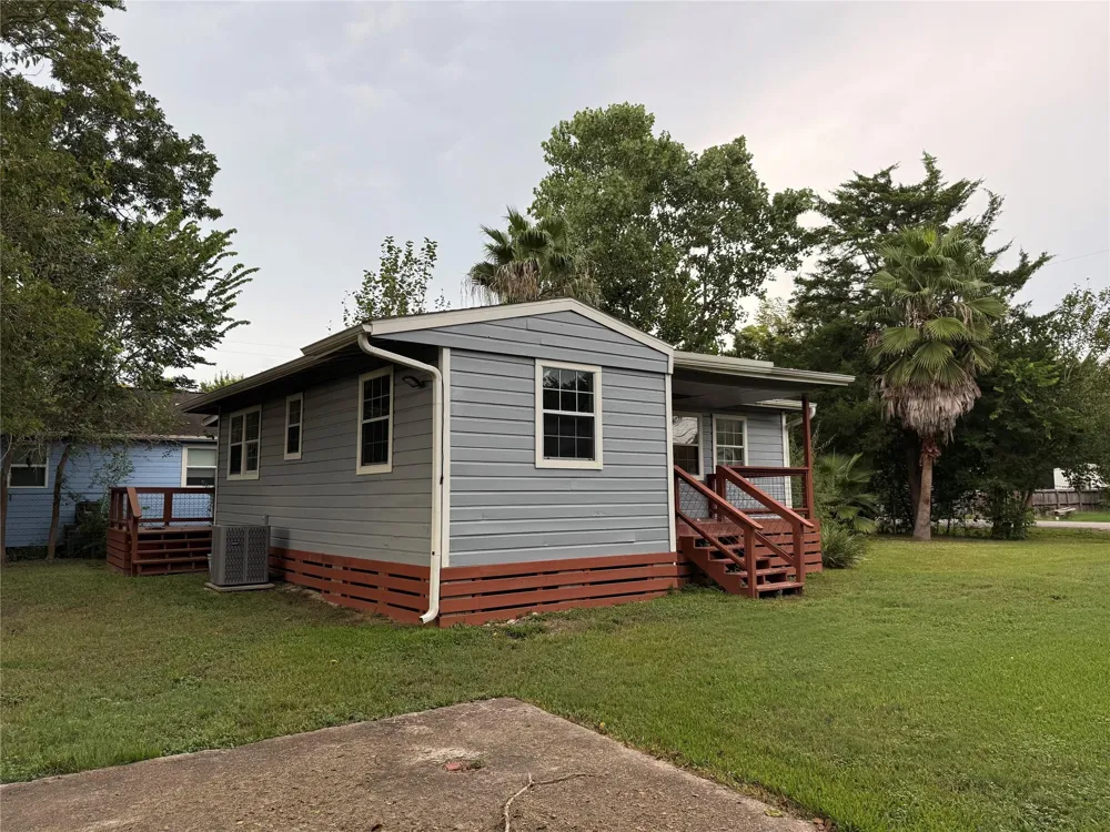 4308 6th Street Bacliff, TX 77518