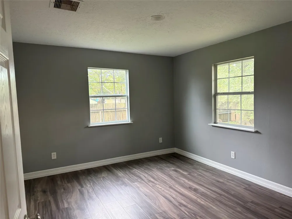 4308 6th Street Bacliff, TX 77518