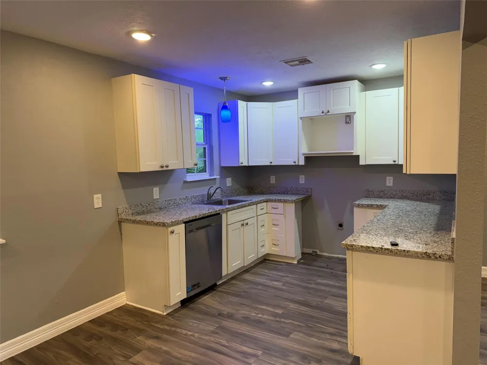 4308 6th Street Bacliff, TX 77518