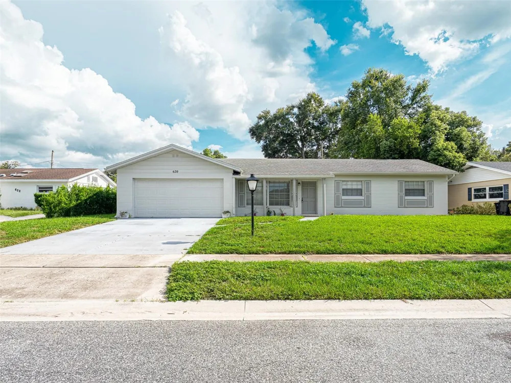 620 BURKE STREET Altamonte Springs, FL 32701