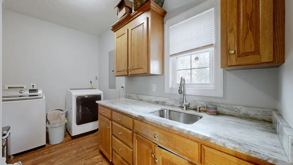 2371 Beasley Ln Columbia, TN 38401