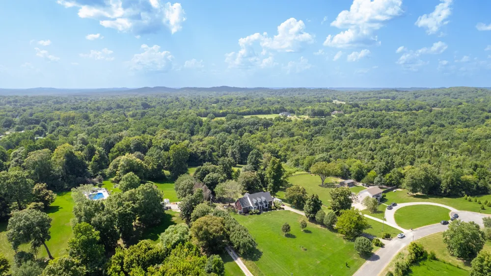 2371 Beasley Ln Columbia, TN 38401