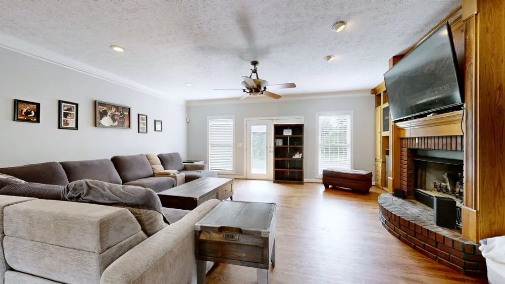 2371 Beasley Ln Columbia, TN 38401