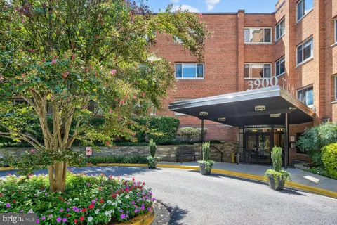 3900 TUNLAW ROAD NW #206