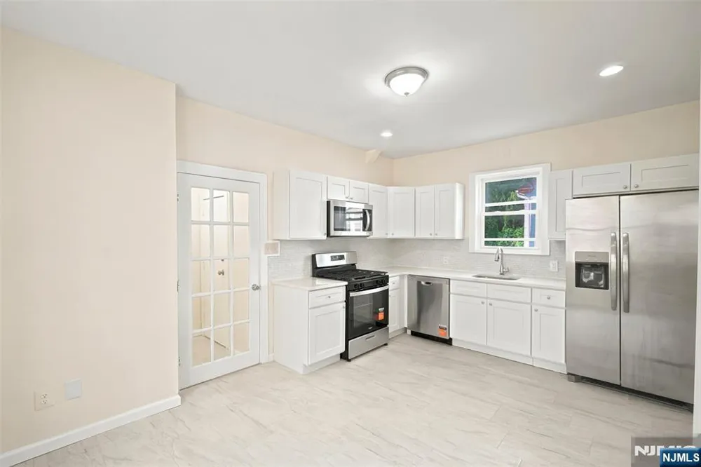 359-361 18th Street Newark, NJ 07103